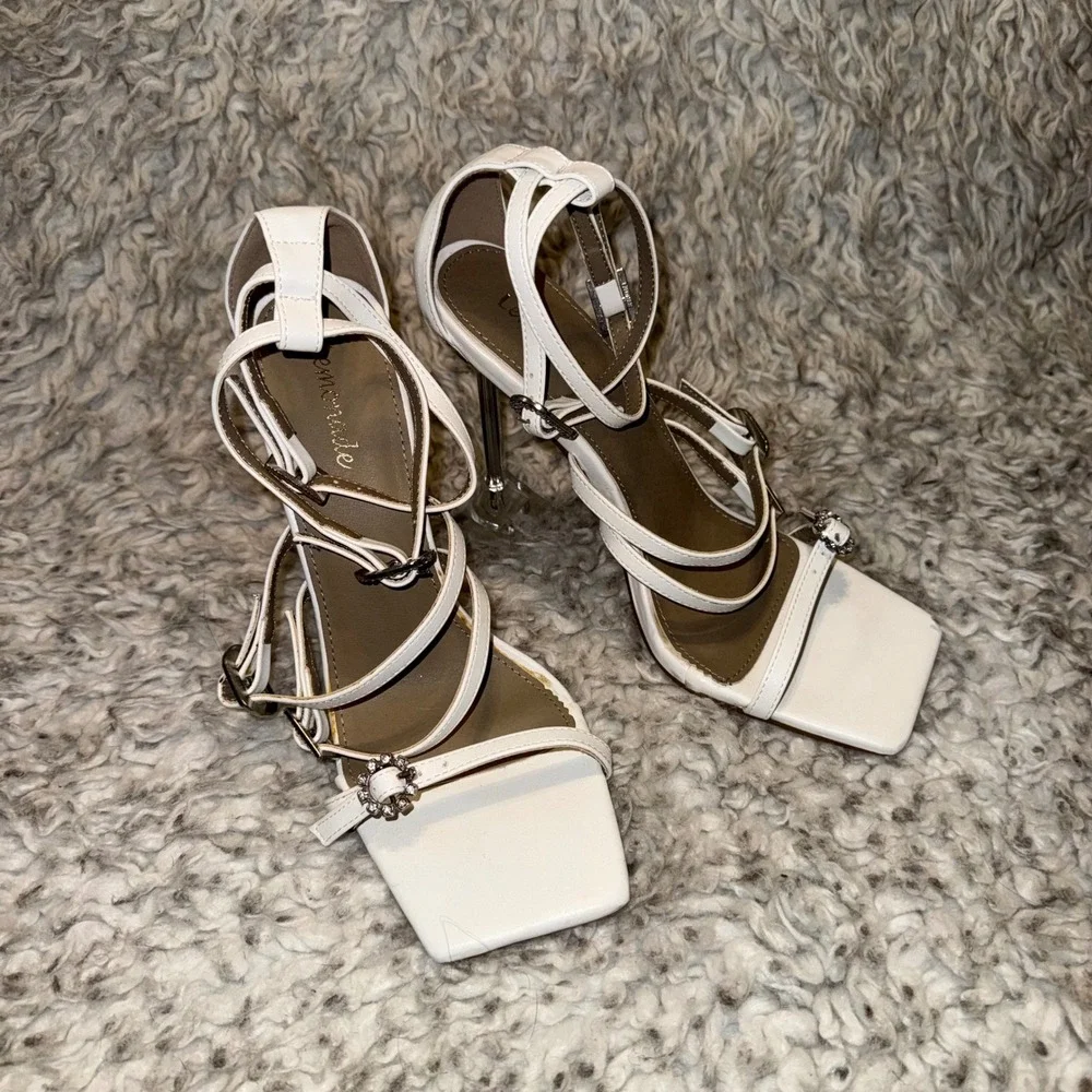 Lemonade Ginny White Strappy Martini Heel Rhinestone Buckle Sandals Womens 8‎ - Picture 3 of 9